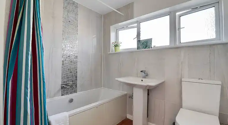 Skyvillion - Valley Way - 3bed House In Stevenage