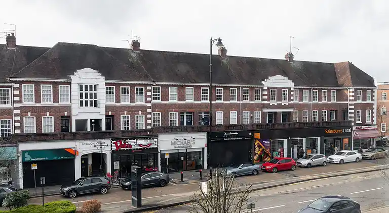 Skyvillion -4bed Cozy Cockfosters Apt Mins To Tube