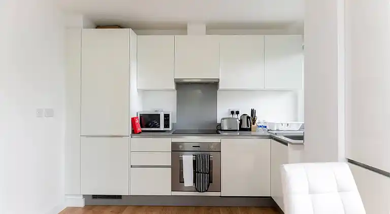 Skyvillion  1bed Enfield Flat W balcony & parking