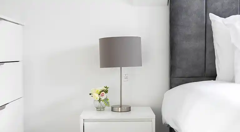 Skyvillion -vineyard Court- Enfield 1bed with balcony