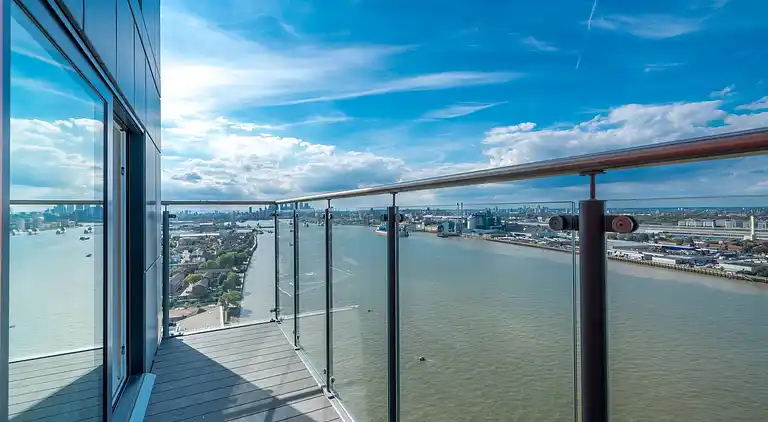 Skyvillion-apartments Near River Thames Excel & O2 Woolwich