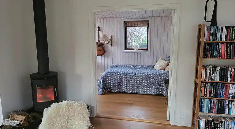 Lækkert sommerhus med shelter og natur