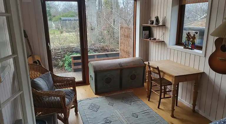 Lækkert sommerhus med shelter og natur