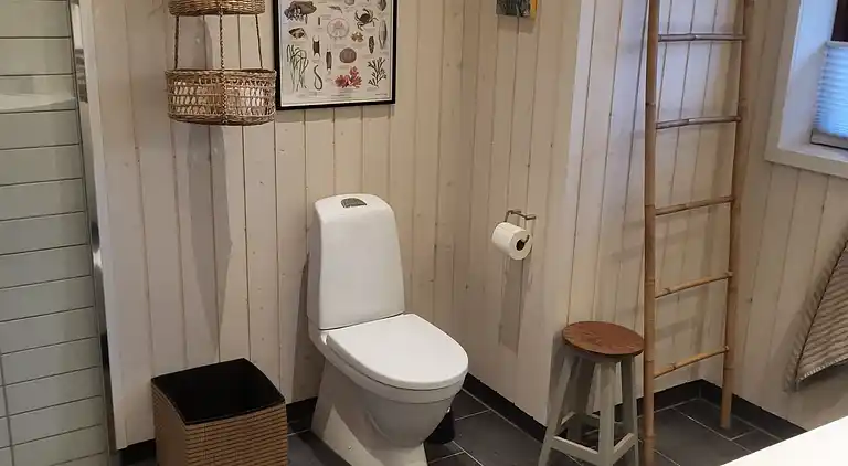 Lækkert sommerhus med shelter og natur