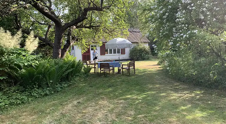 Charmerende stråtægt sommerhus fra 1947 