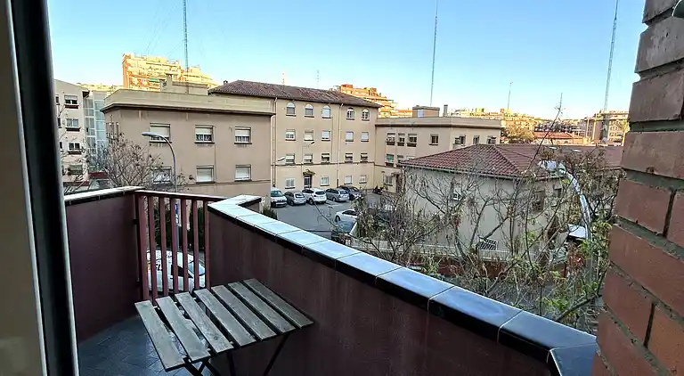 Große Wohnung in einer sehr ruhigen Gegend und gut verbunden