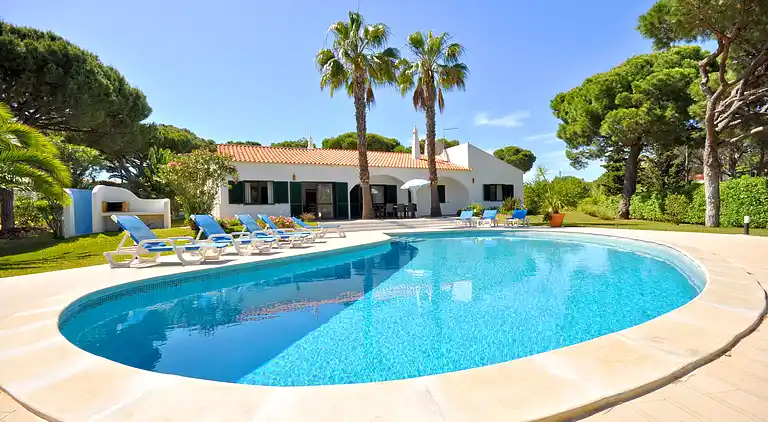 In der Nähe von Stränden und allen Annehmlichkeiten,