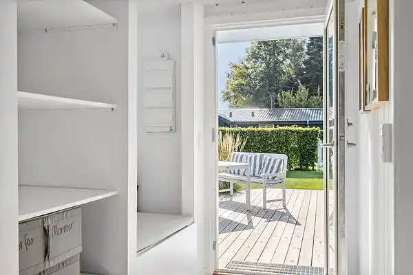 A cozy summer house with spa near town and beach