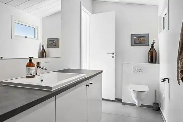 A cozy summer house with spa near town and beach
