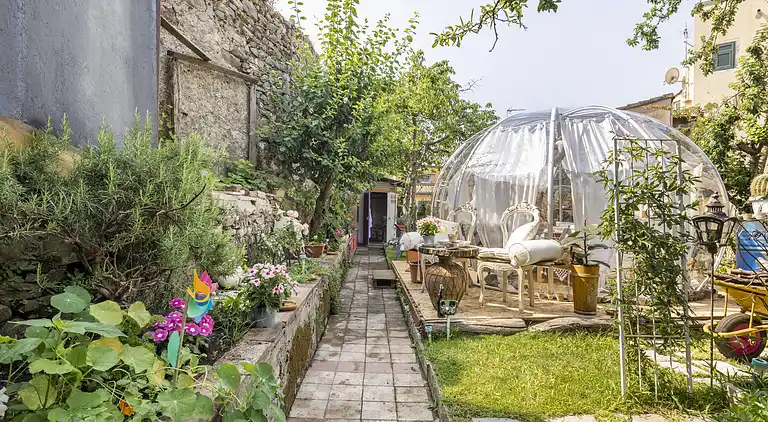 Sky Room Carrara Hydromassage mit Parkplatz