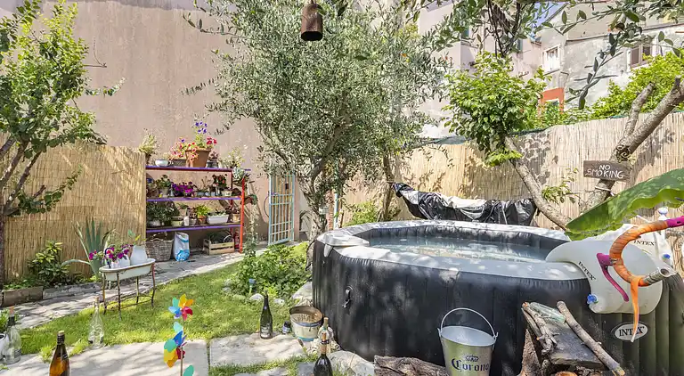 Sky Room Carrara Hydromassage mit Parkplatz