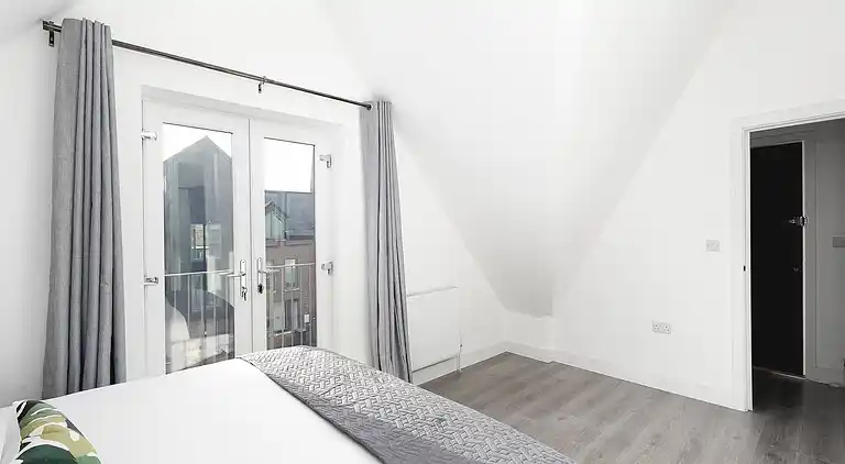 Skyvillion -vineyard Court- Enfield 1bed with balcony