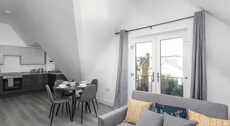 Skyvillion -vineyard Court- Enfield 1bed with balcony