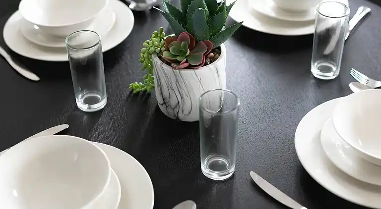 Skyvillion -vineyard Court- Enfield 1bed with balcony