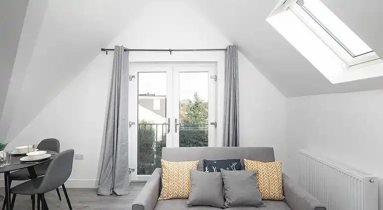 Skyvillion -vineyard Court- Enfield 1bed with balcony