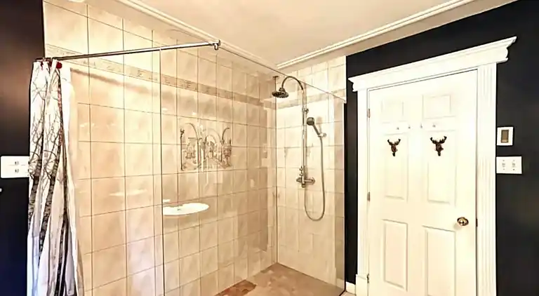 La Dolce Vita - Home Away From Home