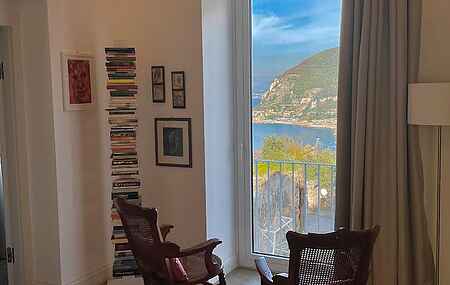 Sea Whisper: Elegance In Sorrento Coast