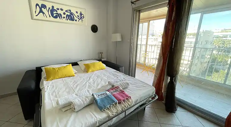 Cannes center - very practical - all comfort