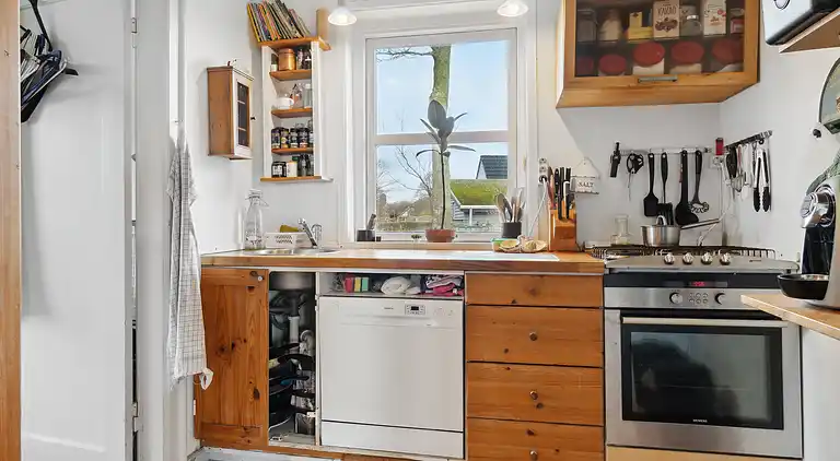 Hyggeligt og ældre sommerhus i Asaa