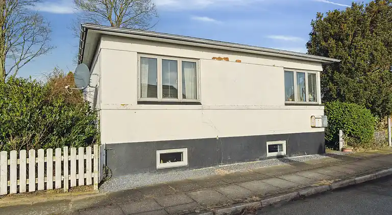 Hyggeligt og ældre sommerhus i Asaa