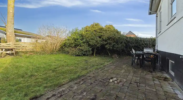 Hyggeligt og ældre sommerhus i Asaa