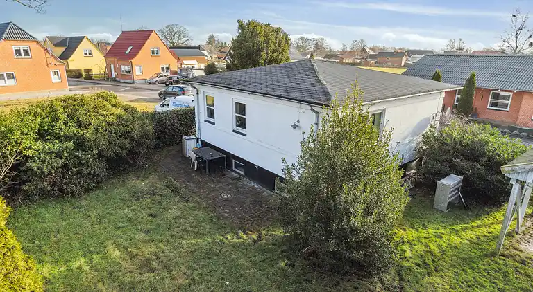 Hyggeligt og ældre sommerhus i Asaa