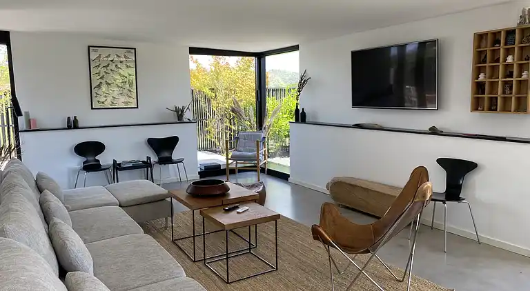 Lyxigt sommarhus på vacker skogsmark