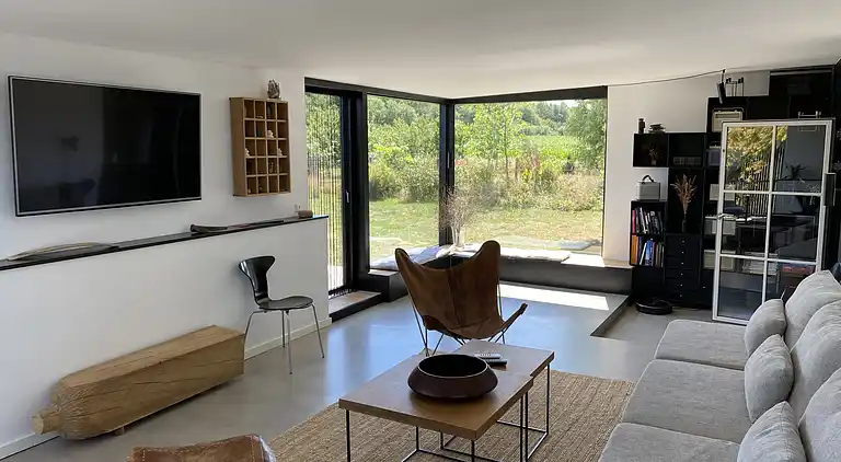 Lyxigt sommarhus på vacker skogsmark