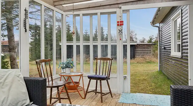 Hyggeligt sommerhus nær skønne hvide sandstrande 