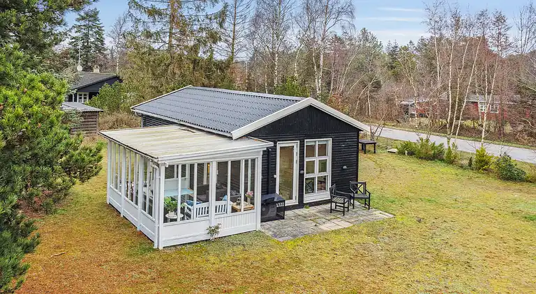 Hyggeligt sommerhus nær skønne hvide sandstrande 