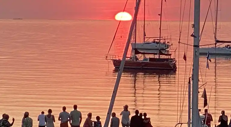 Sommerhus 400 meter fra vandet og havn