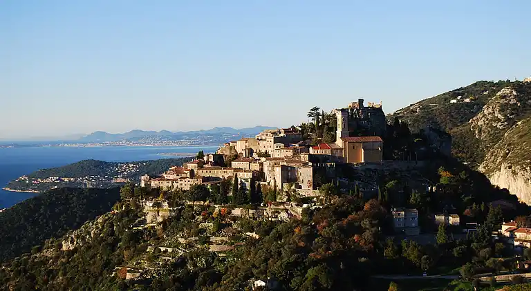 Stunning Penthouse with panoramic views of Eze Village and
