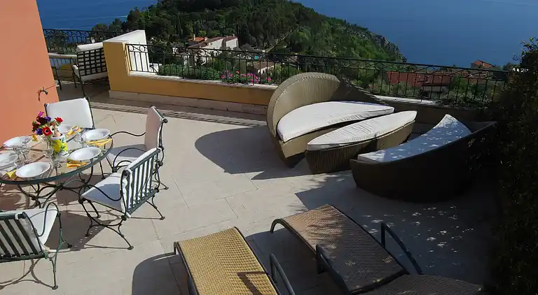 Stunning Penthouse with panoramic views of Eze Village and