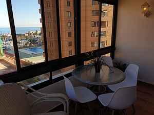 Apartamento Palmeras: Confort Familiar Cerca de la Playa