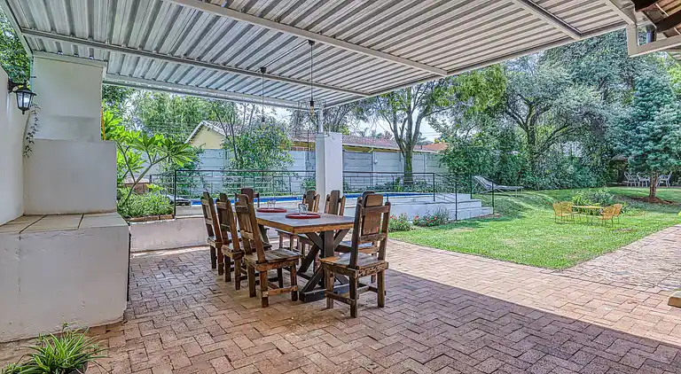 Modern Spanish House-3br-pool-solar-samrand