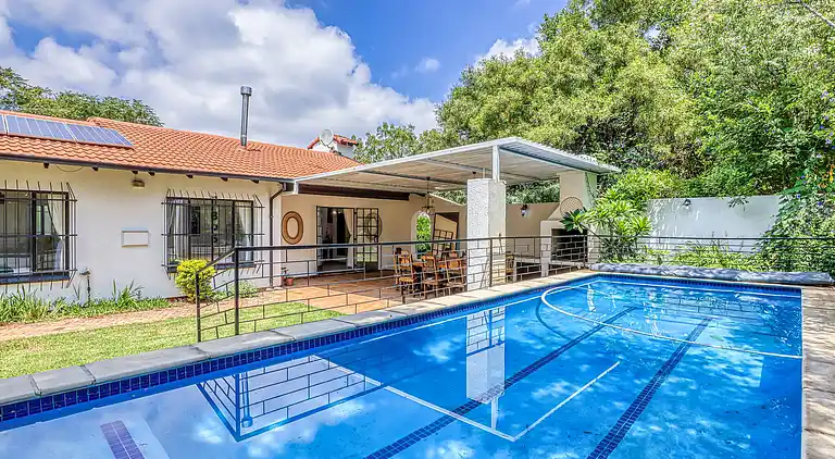 Modern Spanish House-3br-pool-solar-samrand