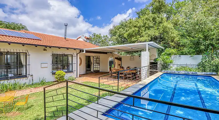 Modern Spanish House-3br-pool-solar-samrand