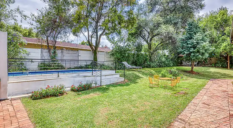 Modern Spanish House-3br-pool-solar-samrand