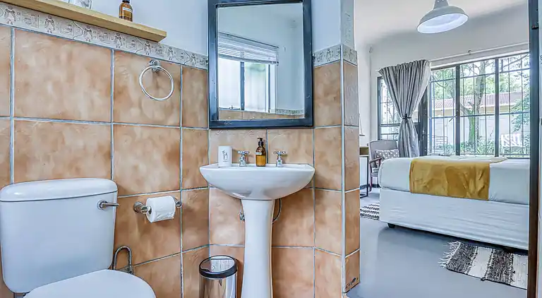 Modern Spanish House-3br-pool-solar-samrand