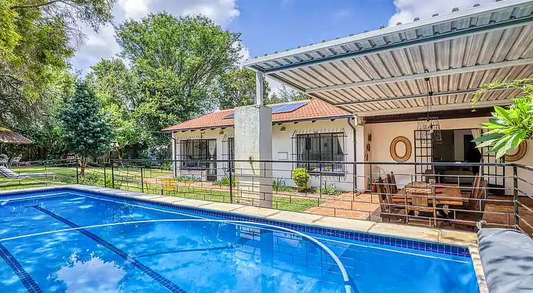 Modern Spanish House-3br-pool-solar-samrand