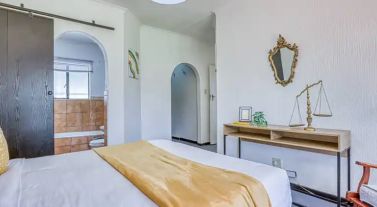 Modern Spanish House-3br-pool-solar-samrand