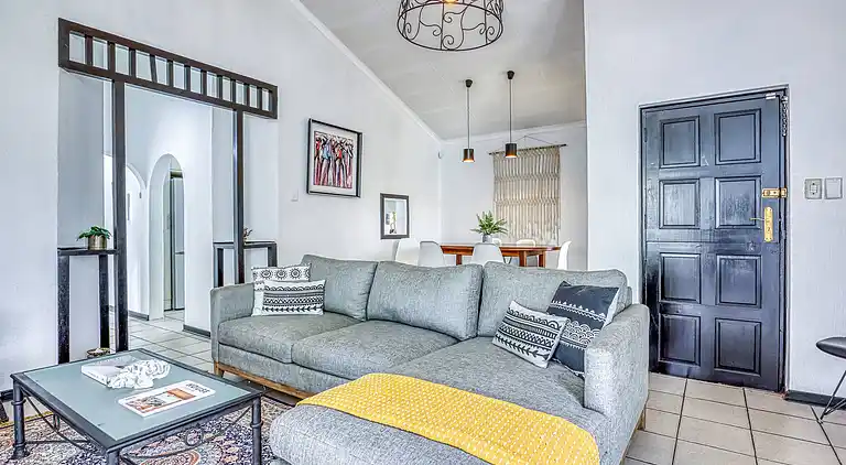 Modern Spanish House-3br-pool-solar-samrand