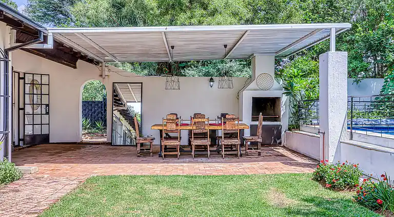 Modern Spanish House-3br-pool-solar-samrand