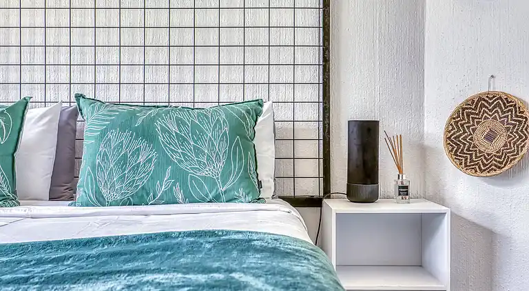 Modern Spanish House-3br-pool-solar-samrand