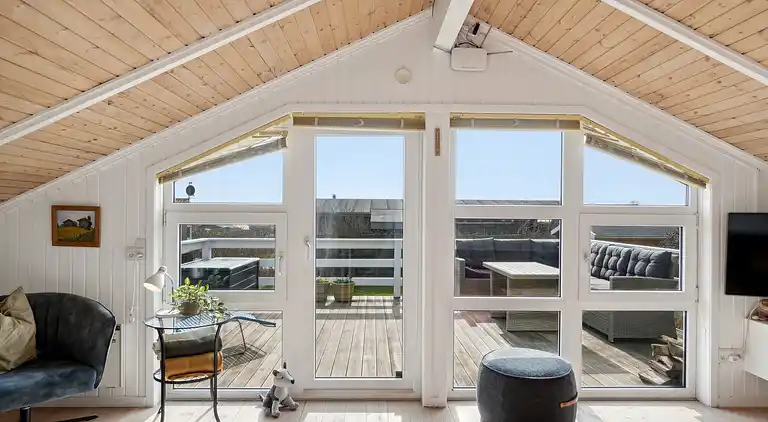 Ferienhaus mit Sauna in der Nähe von Følle Strand