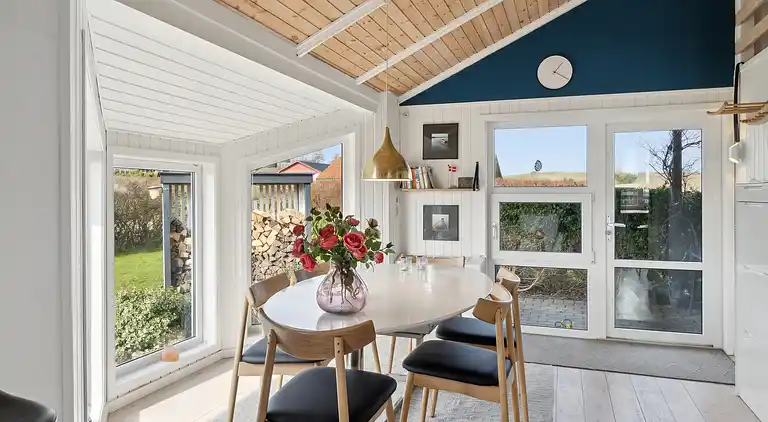 Ferienhaus mit Sauna in der Nähe von Følle Strand