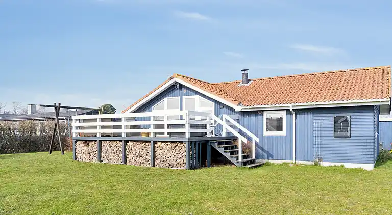 Ferienhaus mit Sauna in der Nähe von Følle Strand