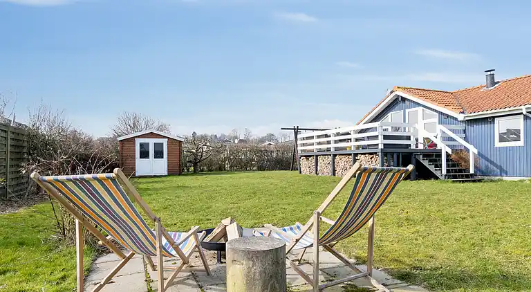 Ferienhaus mit Sauna in der Nähe von Følle Strand