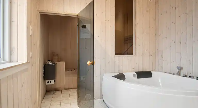 Modernes Ferienhaus in Pøt mit Spa & Sauna