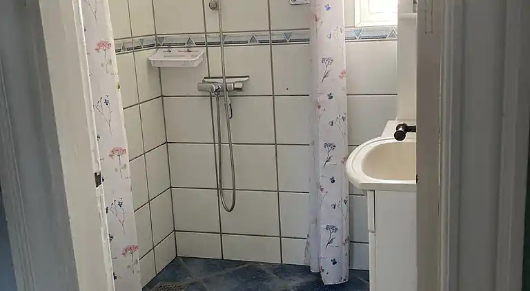 Historisk sommerhus i Poulsker